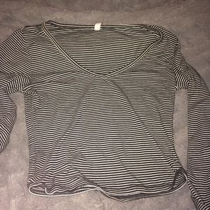 Long sleeve stripped crop top